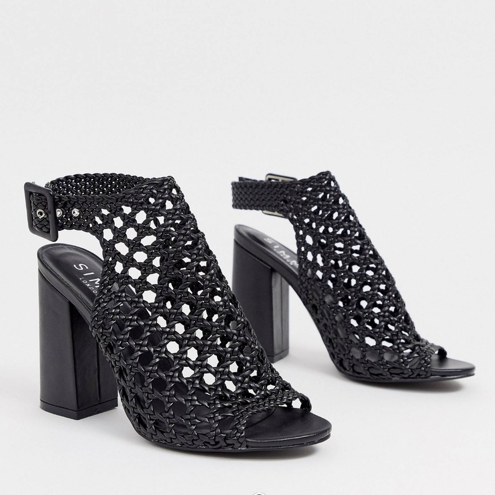 Simmi London Black Woven Sandals